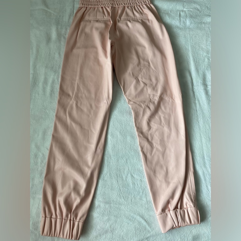 Brand: Alice+Olivia.   Size:XS.    Color:Baby Pink.   Never worn, brand new